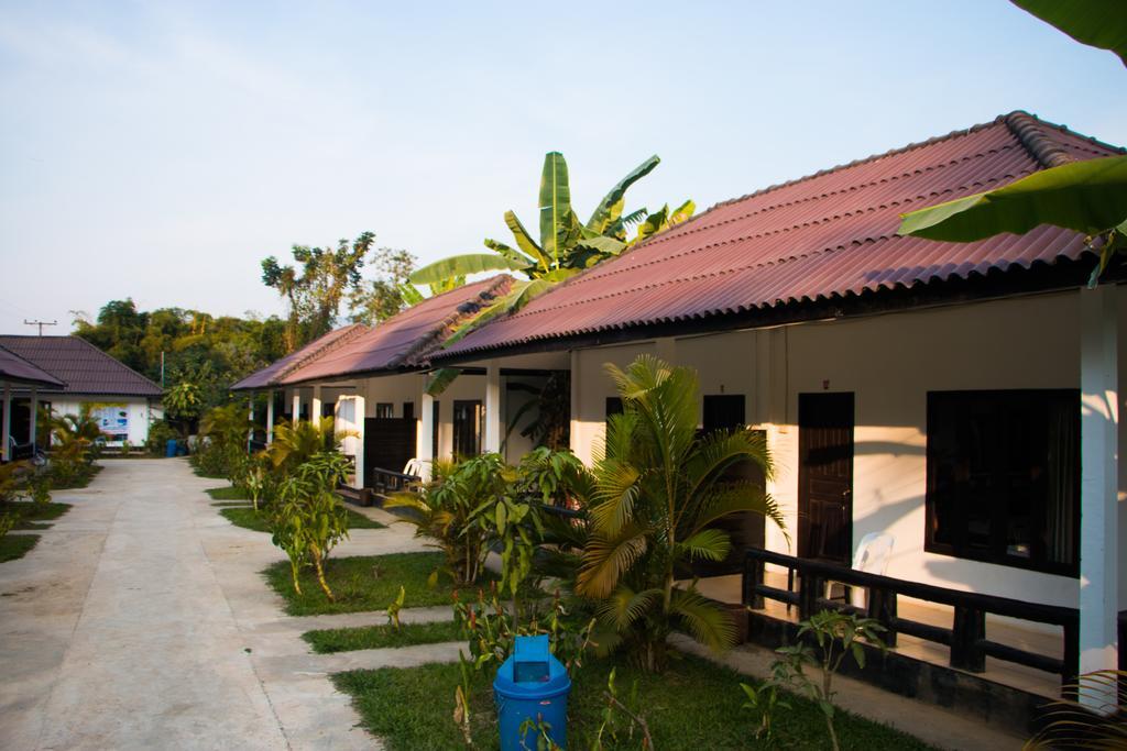 Somsiri Resort Vang Vieng Exterior photo