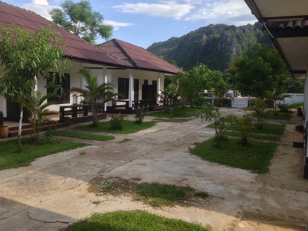 Somsiri Resort Vang Vieng Exterior photo