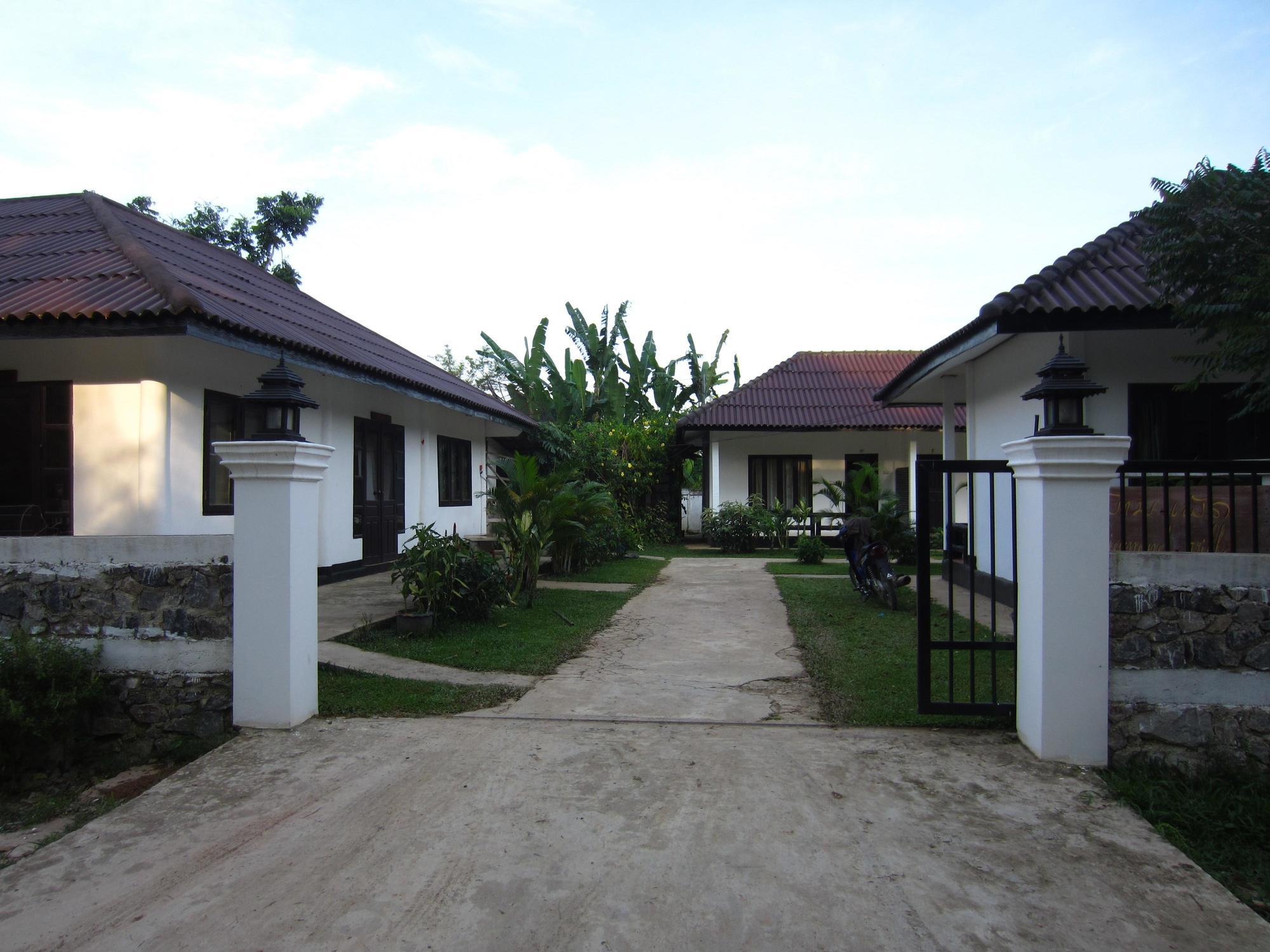 Somsiri Resort Vang Vieng Exterior photo